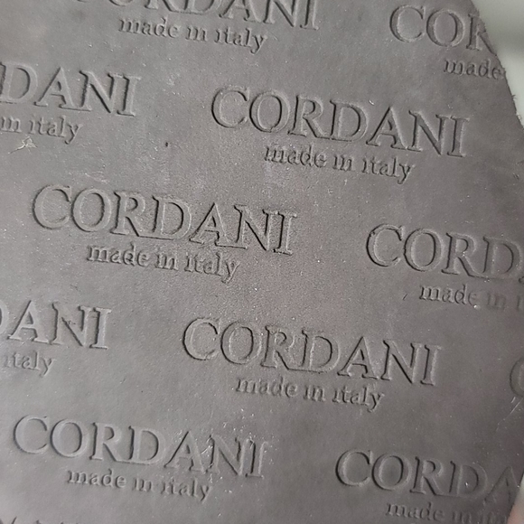 Cordani Leather wedges with strap and buckle - Picture 8 of 8